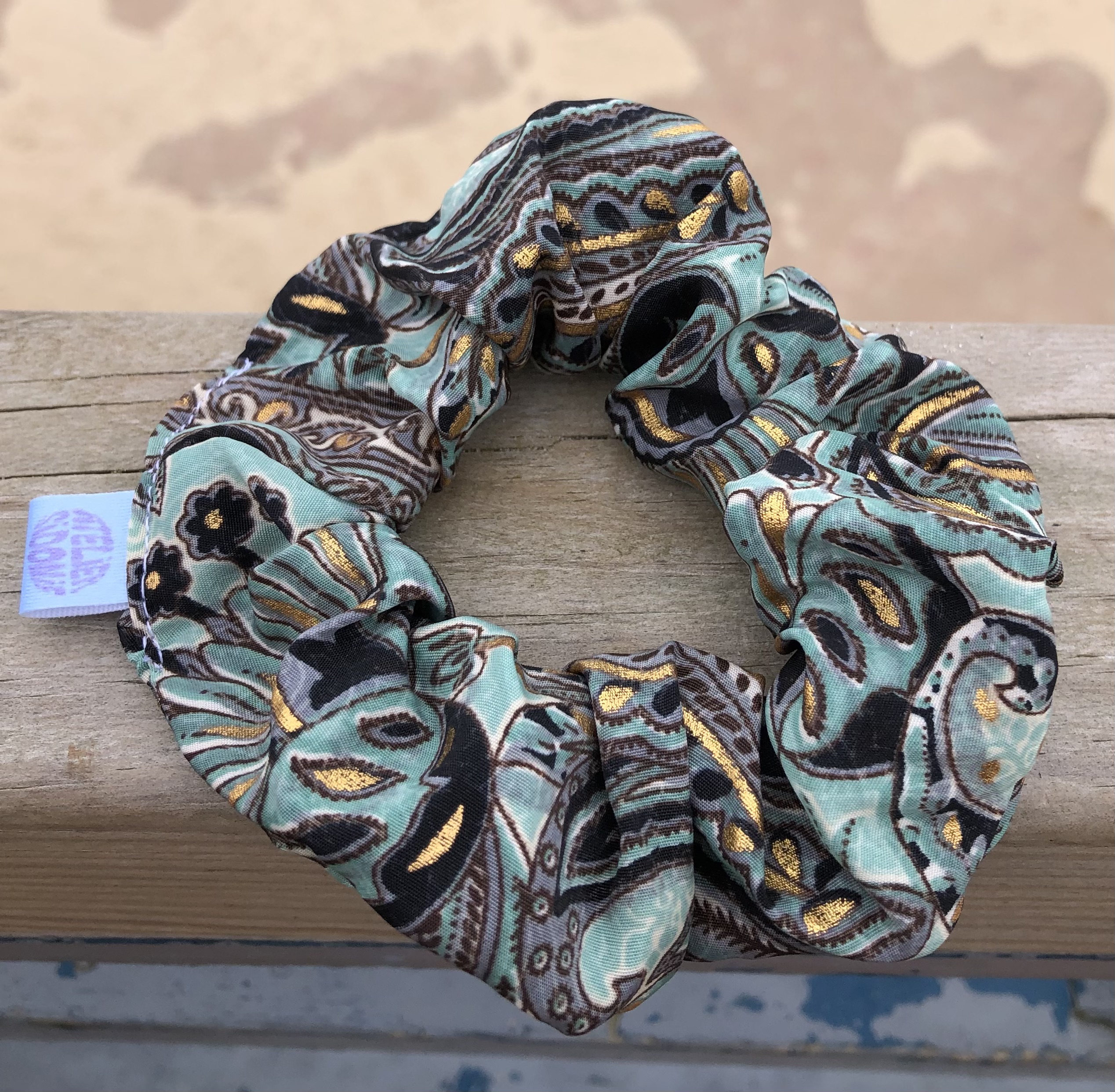 Pot en cuivre/Laiton ouvragé Motifs Floraux /284 grammes